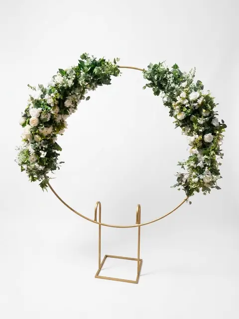 Arco Redondo sem Banco com Flores Brancas