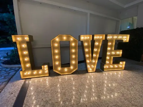 LOVE grande de madeira