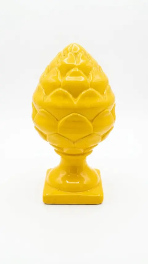 Vaso de porcelana amarelo pequeno